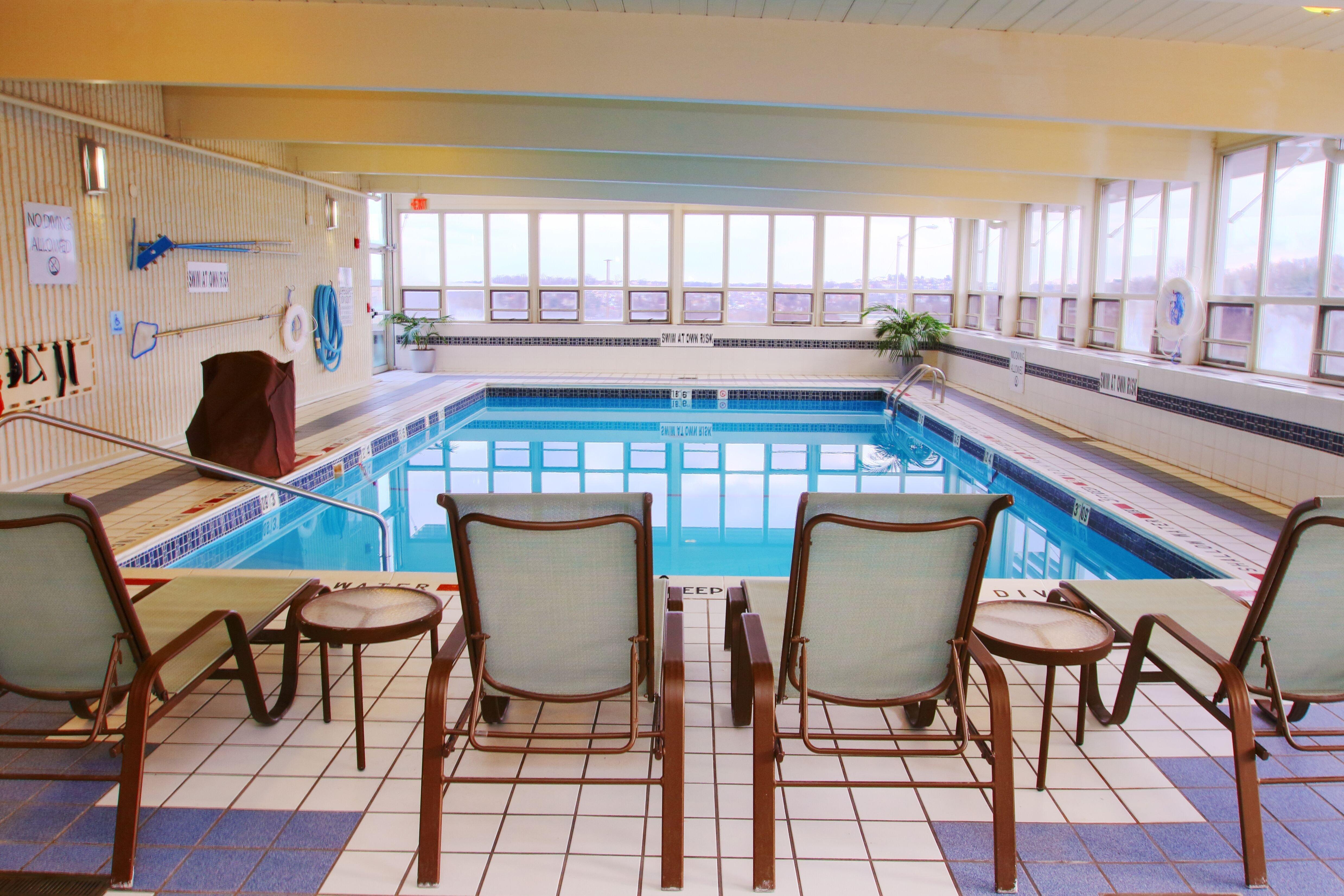 Holiday Inn Express Pittsburgh West - Greentree, An Ihg Hotel Crafton Exterior foto