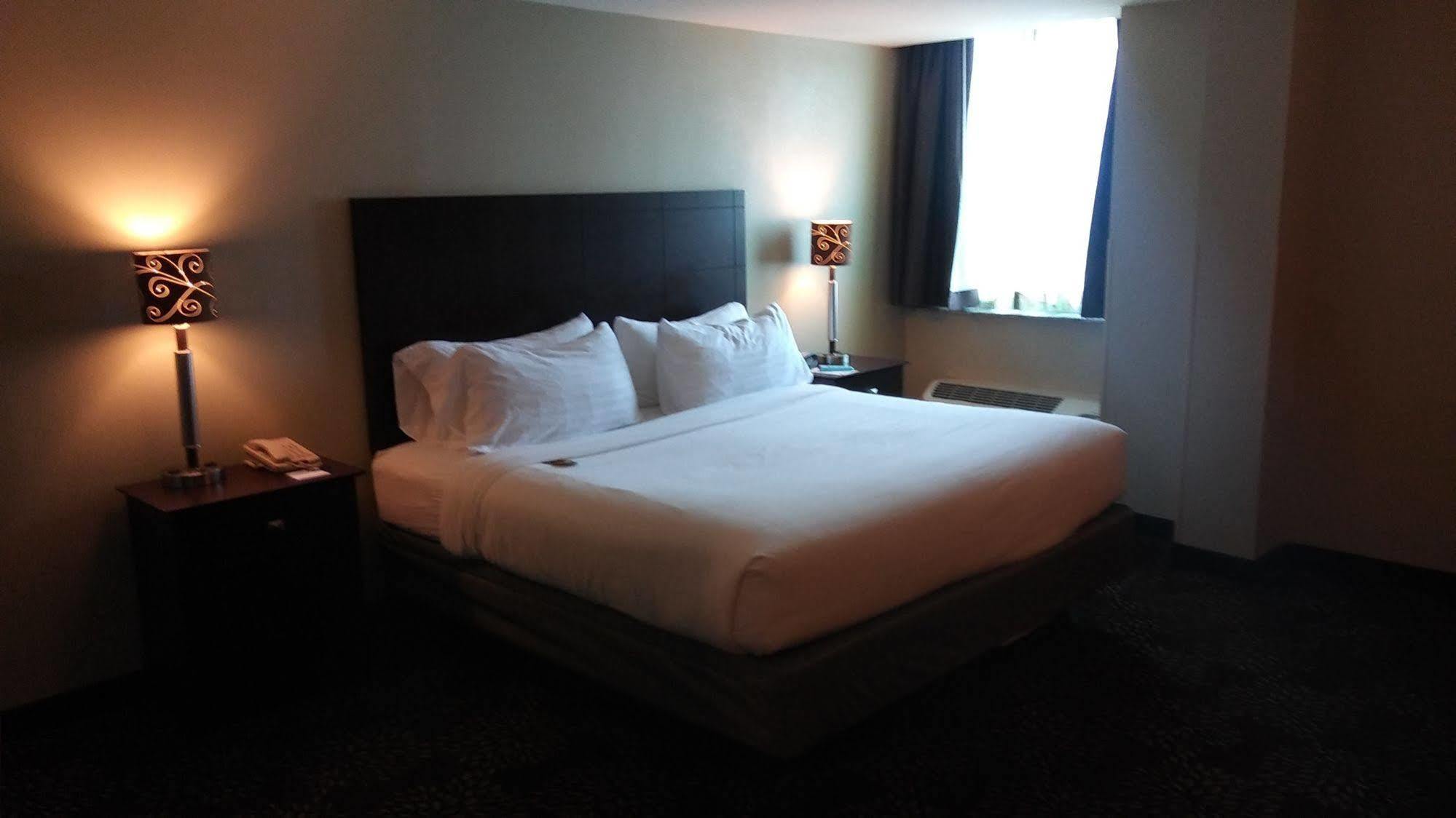 Holiday Inn Express Pittsburgh West - Greentree, An Ihg Hotel Crafton Exterior foto